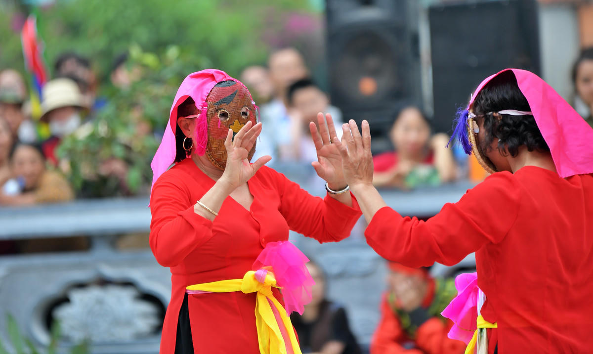 Các tích trò tạo không khí sau mỗi phần thi.