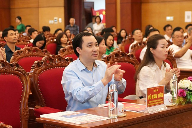 Ông Vũ Văn Tiến, Ủy viên Đoàn Chủ tịch, Trưởng Ban Tuyên giáo Cơ quan Ủy ban Trung ương MTTQ Việt Nam tham dự Hội nghị.