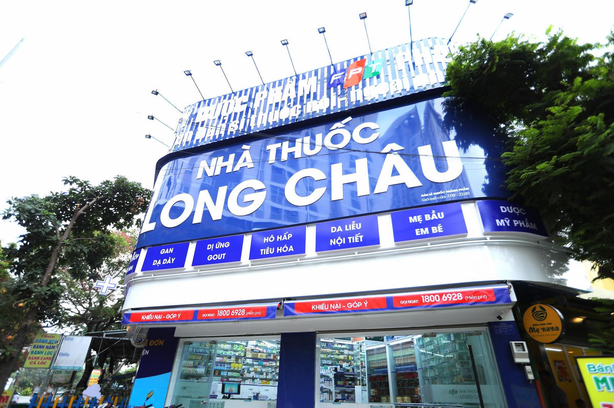 Gần 2.500 nhà thuốc Long Châu phủ khắp 34 tỉnh thành, cam kết không tăng giá thuốc trên toàn hệ thống.