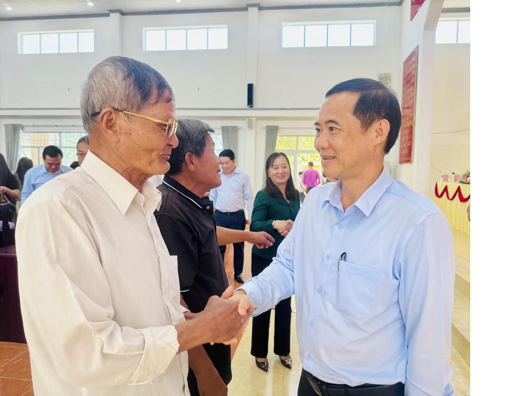 Ông Nguyễn Thái Học - Phó Bí thư Đảng ủy MTTQ, các đoàn thể Trung ương tiếp xúc cử tri tại Đắk Lắk. Ảnh: Thanh Nga