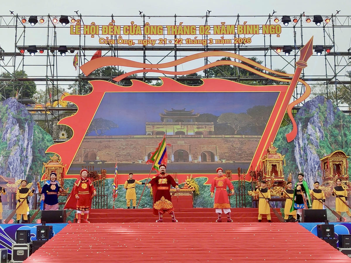 Các tiết mục biểu diễn tái hiện, tưởng nhớ công đức, cuộc đời và sự nghiệp của Hưng Nhượng Đại Vương Trần Quốc Tảng.