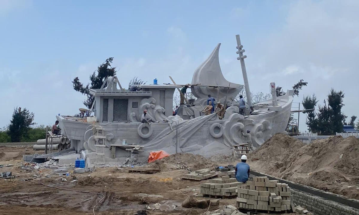 Hạng mục mĩ thuật Mô phỏng tàu không số và các chiến sĩ đến nay đạt 95% giá trị hợp đồng, dự kiến hoàn thành trong tháng 3/2026. Ảnh: PT.