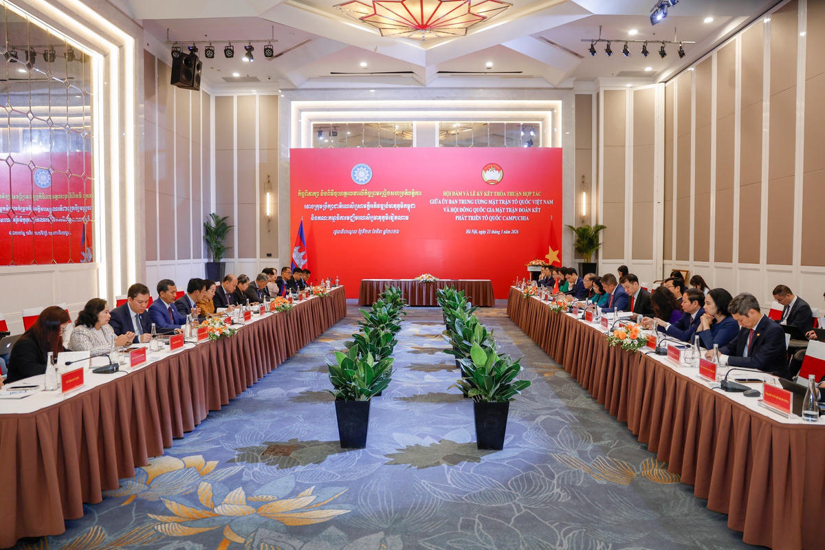 Quang cảnh Hội đàm giữa UBTƯ MTTQ Việt Nam và Hội đồng Quốc gia Mặt trận Đoàn kết Phát triển Tổ quốc Campuchia. Ảnh: Quang Vinh.