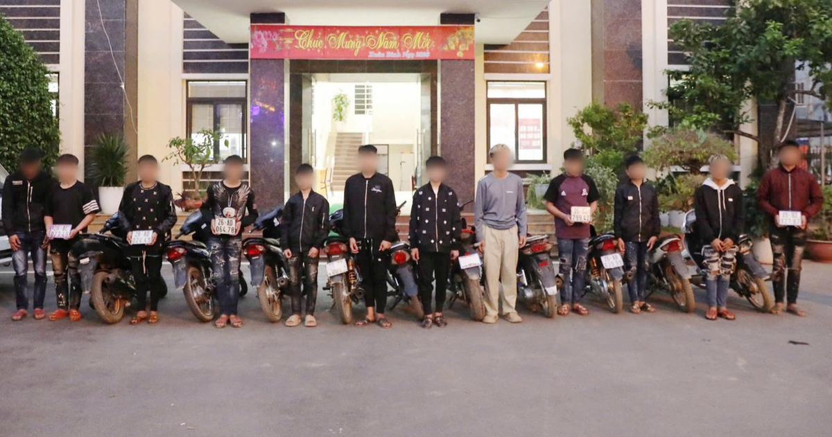 Nhóm thanh thiếu niên cùng phương tiện vi phạm tại cơ quan Công an Sơn La.