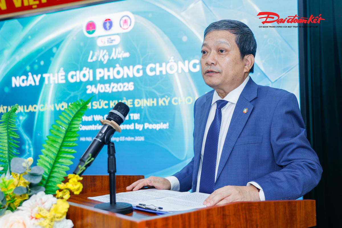 Tiến sỹ Đinh Văn Lượng - Giám đốc Bệnh viện Phổi Trung ương, Trưởng ban Điều hành Chương trình Chống lao Quốc gia phát biểu tại buổi lễ. Ảnh: Quang Vinh.