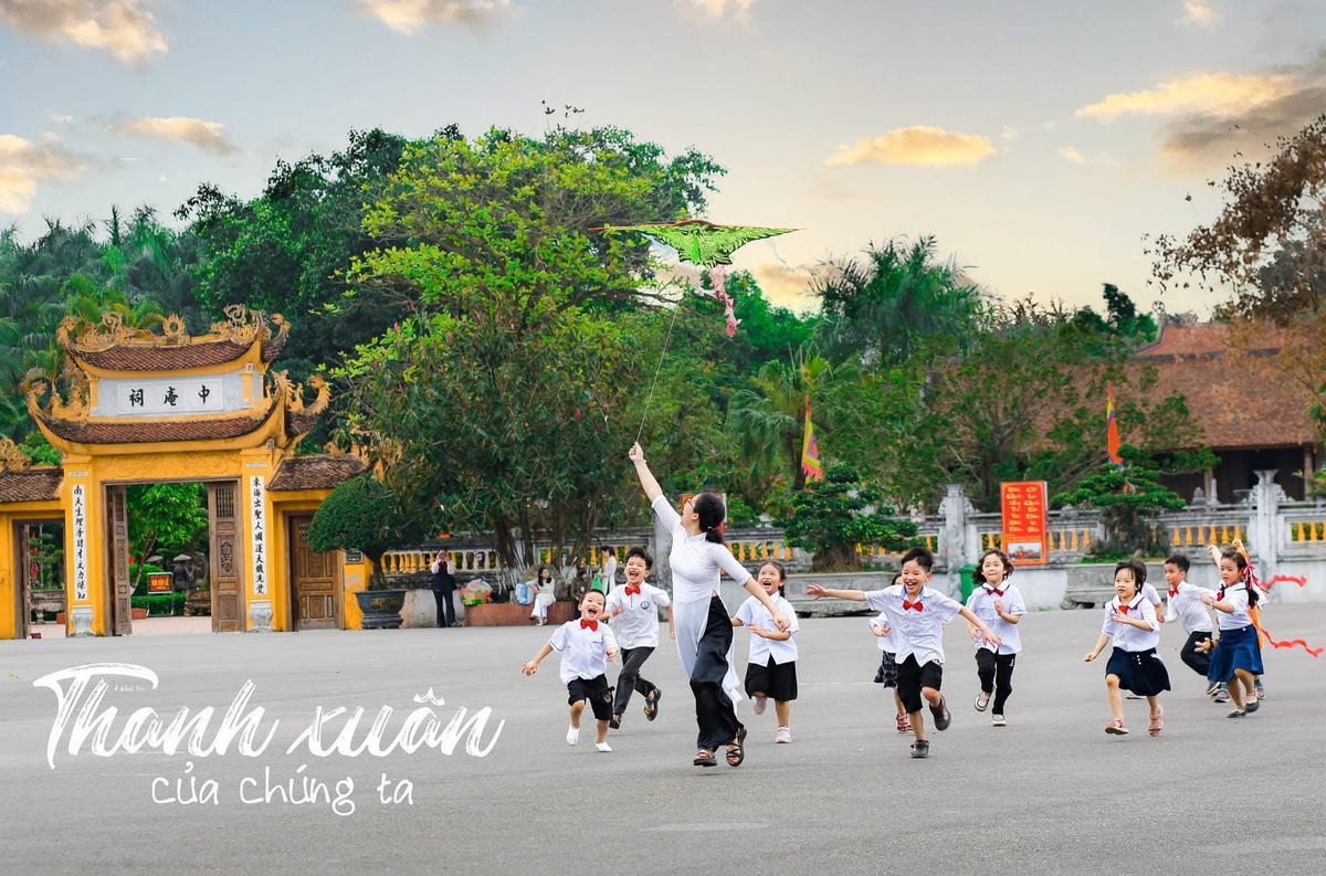 Tác phẩm dự thi "Nắng theo bước chân thơ" của của lớp Mầm non độc lập Khai Trí. Ảnh: CĐ.&nbsp;