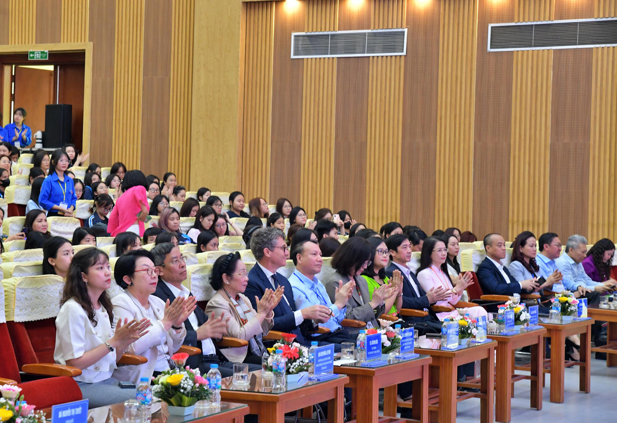 Đại biểu tham dự lễ tổng kết giai đoạn 2 và khởi động giai đoạn 3 dự án “Chúng tôi có thể”.