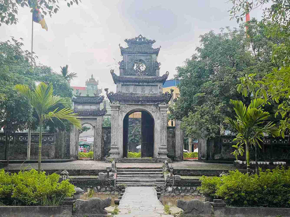 Chùa Chuông, một trong những di tích trong Quần thể di tích Phố Hiến.                Ảnh: Đình Khoa.