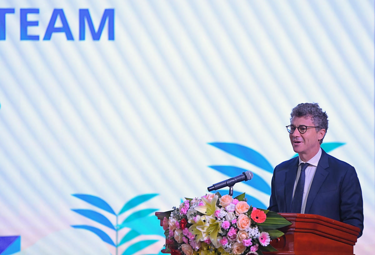 Phát biểu tại sự kiện, ông Jonathan Wallace Baker, Trưởng Đại diện UNESCO tại Việt Nam nhấn mạnh: “ Khi các em gái có cơ hội thực chất để phát triển kỹ năng, sự tự tin và năng lực lãnh đạo, các em sẽ phát hiện được tiềm năng của mình và đóng góp vào sự phát triển kinh tế - xã hội của cộng đồng.”