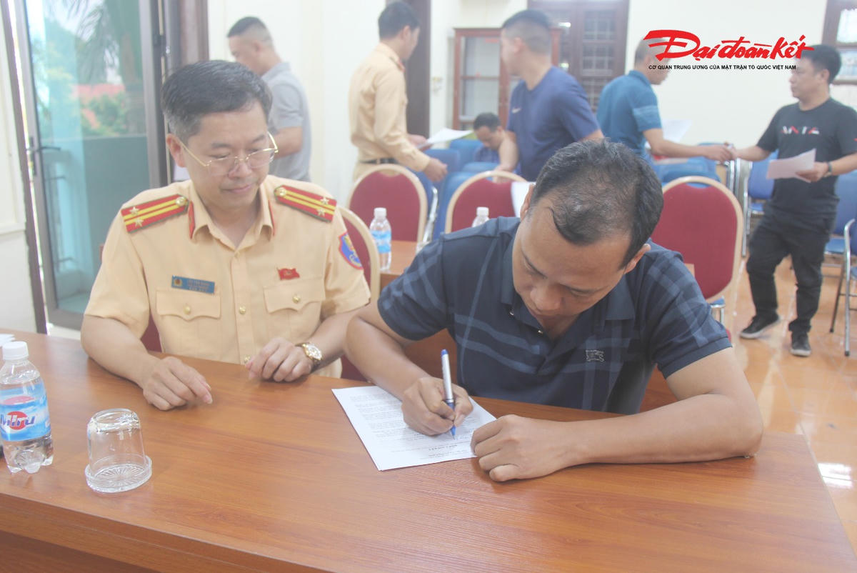 Trong bản cam kết, CSGT Hà Nội yêu cầu các doanh nghiệp quán triệt, nhắc nhở lái xe chấp hành nghiêm quy định về giao thông.