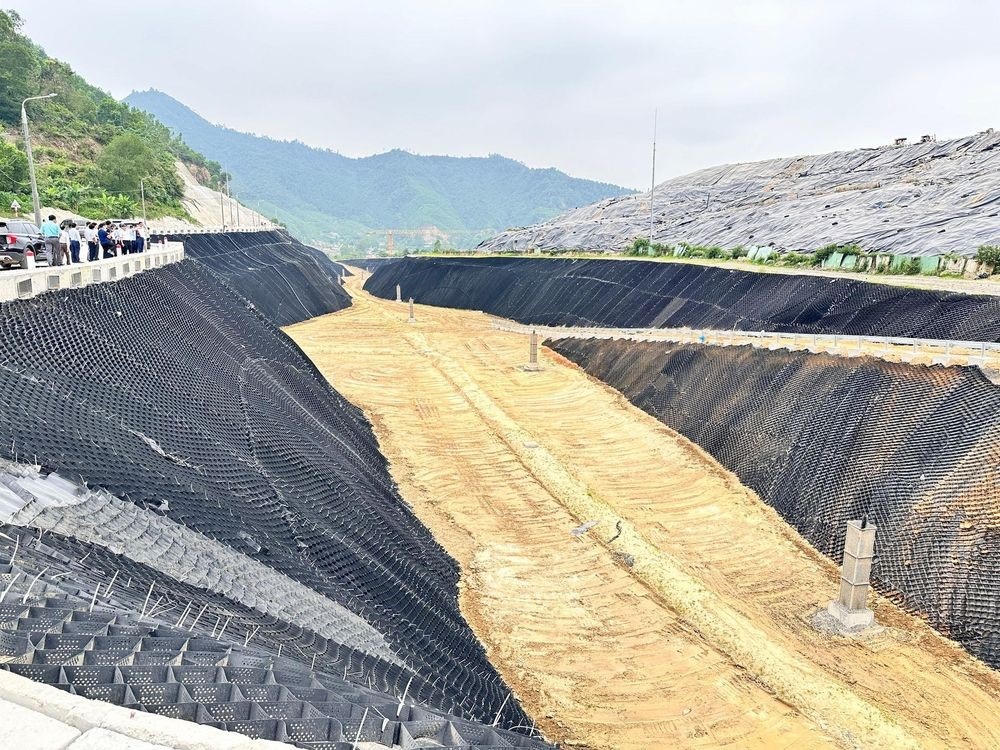 Một góc Khu liên hợp xử lý chất thải Khánh Sơn. Ảnh: CV.