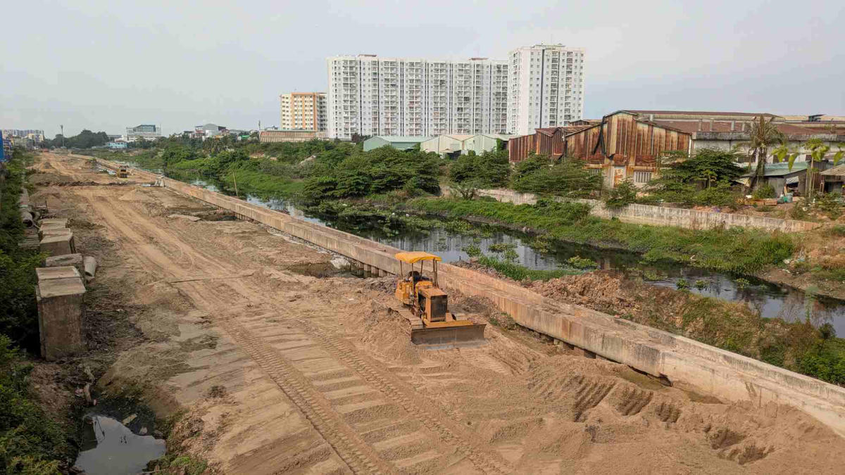 Dự án cải tạo kênh Tham Lương-Bến Cát-rạch Nước Lên chậm tiến độ đề ra. Ảnh: A.T.