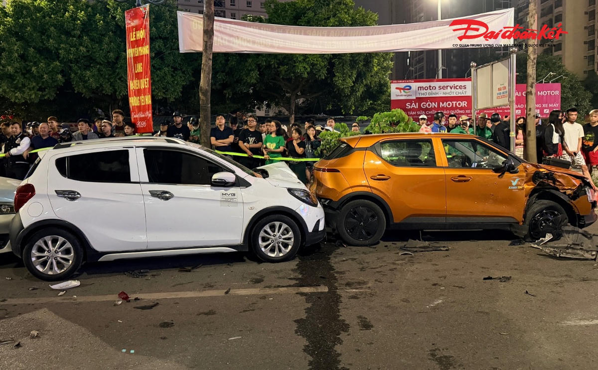 Nhiều phương tiện bị hư hỏng.