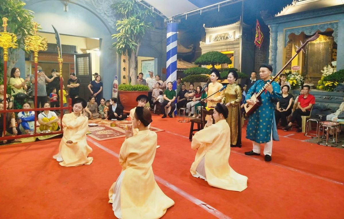 Chương trình biểu diễn nghệ thuật hát Ca trù hưởng ứng Lễ hội truyền thống Nữ tướng Lê Chân năm 2026. Ảnh: PT.
