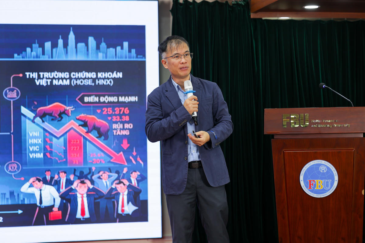 Phần trình bày của&nbsp;PGS.TS Vũ Sỹ Cường, chuyên gia Tài chính công và Kinh tế vĩ mô.