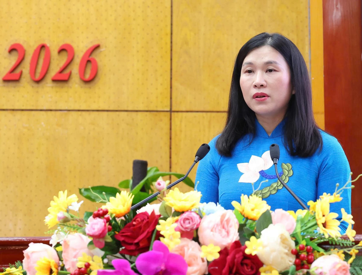 <i style="margin: 0px; padding: 0px; outline: none; font-size: 14px; line-height: inherit; font-family: Arial, "Helvetica Neue", Helvetica, sans-serif; color: rgb(85, 85, 85); background-color: rgb(252, 250, 246);">Phó Chủ tịch UBND tỉnh, Phó chủ tịch Ủy ban Bầu cử tỉnh Lạng Sơn Trần Thanh Nhàn báo cáo kết quả bầu cử đại biểu HĐND tỉnh Khóa XVIII nhiệm kỳ 2026 - 2031.</i>