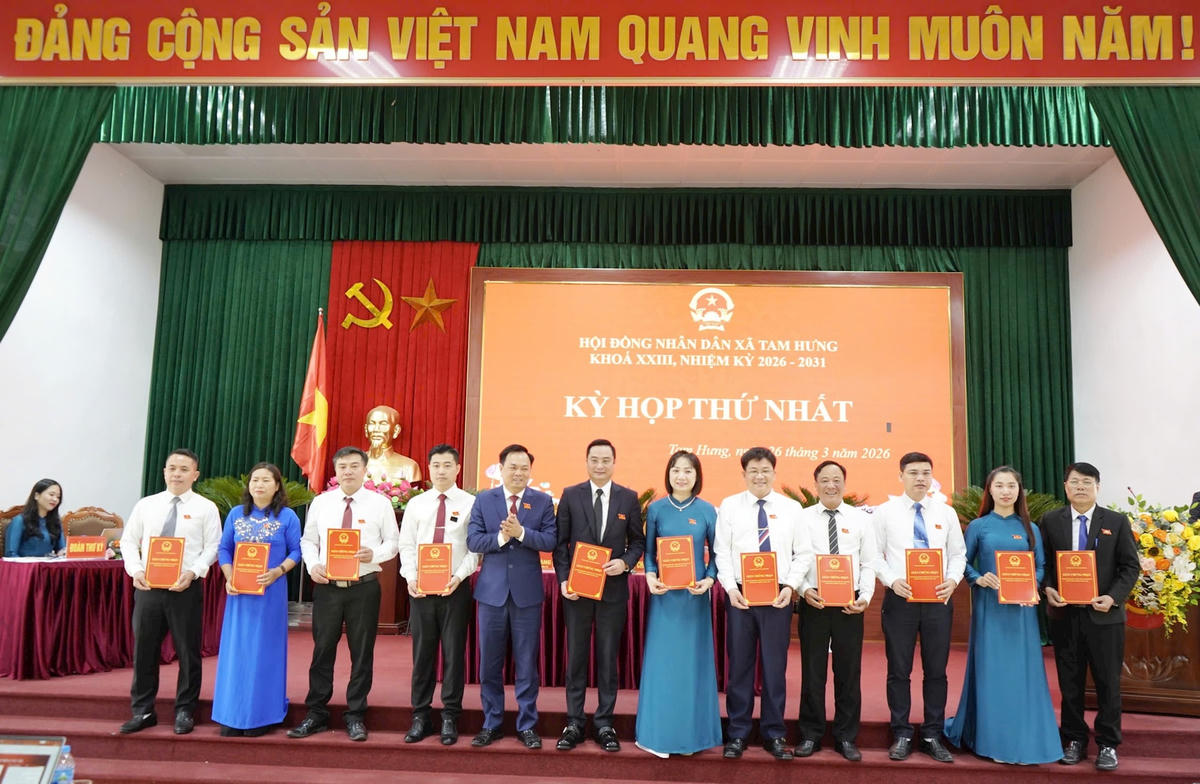 HĐND xã Tam Hưng đã bầu các chức danh chủ chốt của HĐND và UBND xã nhiệm kỳ 2026 - 2031 bảo đảm đúng quy trình, dân chủ, công khai. Ảnh: ĐL