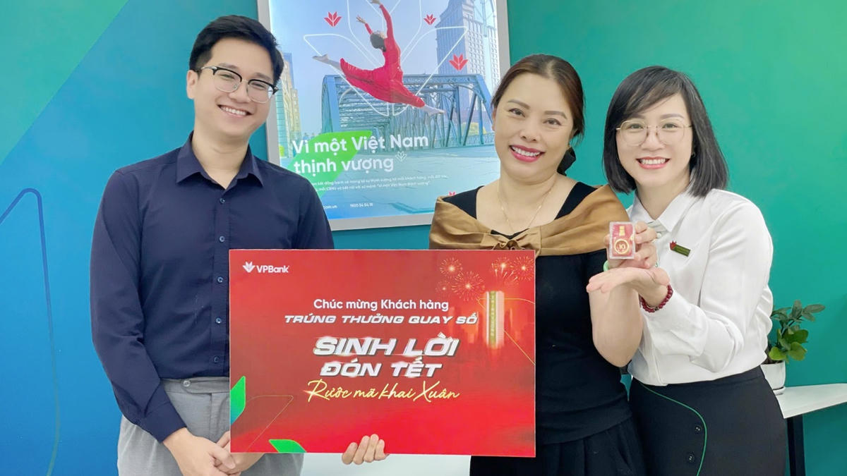 Khách hàng nhận thưởng Sinh lời đón Tết – Rước mã khai xuân
