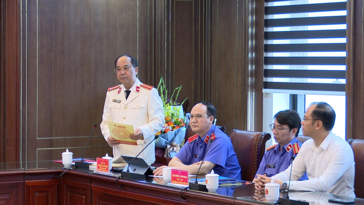 Tân Phó Tổng Biên tập Báo Bảo vệ Pháp luật Nguyễn Mạnh Hưng phát biểu. Ảnh: Nguyễn Nghĩa.