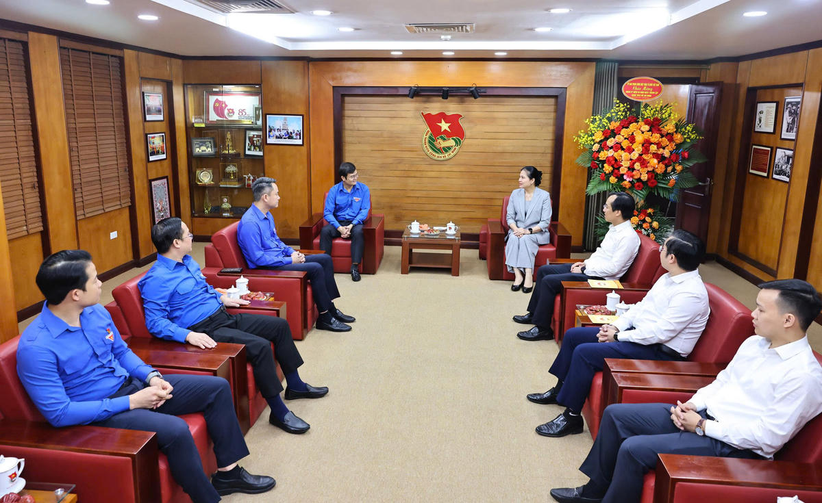 Quang cảnh cuộc gặp mặt nhân dịp kỷ niệm 95 năm ngày Thành lập . Đoàn Thanh niên Cộng sản Hồ Chí Minh.