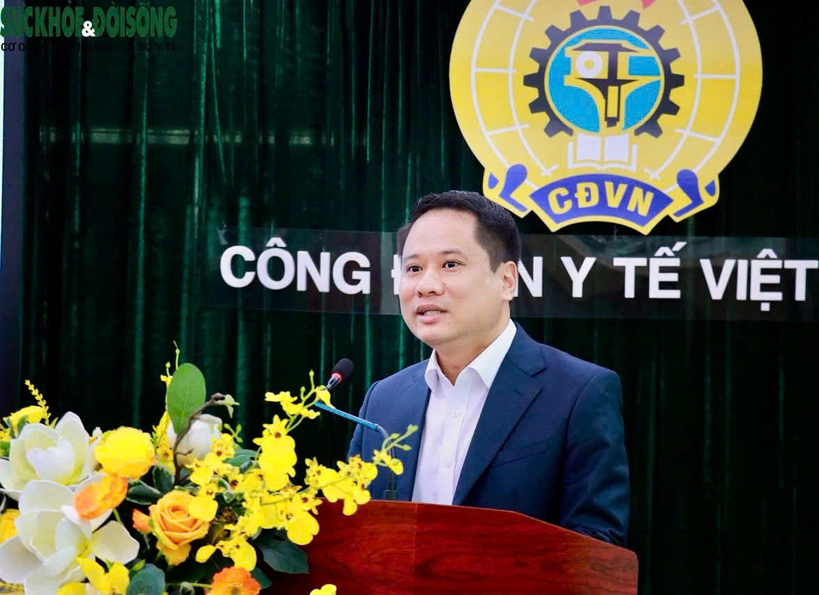 Ông Trương Thành Trung, Ủy viên Ủy ban Trung ương MTTQ Việt Nam, Tổng Biên tập Báo Đại đoàn kết phát biểu tại lễ ký kết. Ảnh: Quang Vinh.