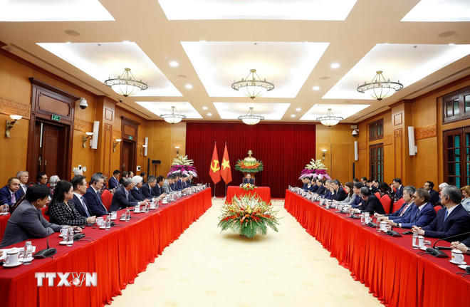 Tổng Bí thư Tô Lâm tiếp lãnh đạo của hơn 40 tập đoàn, doanh nghiệp quốc tế lớn là thành viên của Hội đồng Kinh doanh Châu Á. (Ảnh: Thống Nhất/TTXVN).