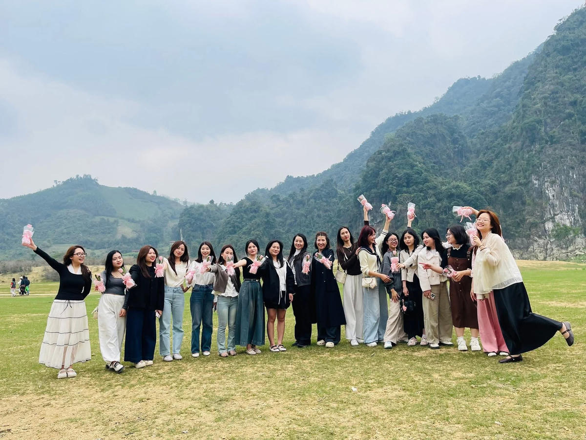 Du khách đến với du lịch cộng đồng Đồng Lâm, Lạng Sơn