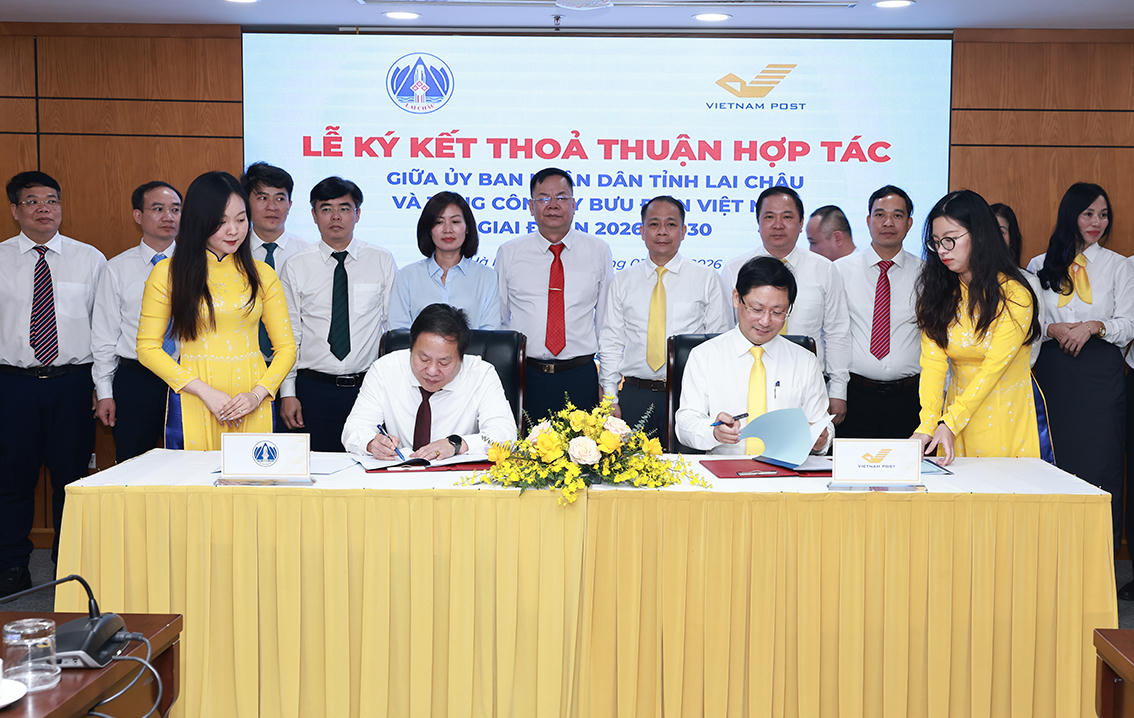 Mạng lưới bưu điện xã đóng vai trò cầu nối, hỗ trợ người dân vùng sâu, vùng xa tiếp cận dịch vụ hành chính công.