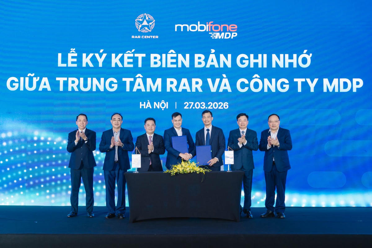 Đại diện Trung tâm nghiên cứu, ứng dụng dữ liệu dân cư và căn cước công dân RAR ký kết Biên bản ghi nhớ hợp tác với đại diện MDP.