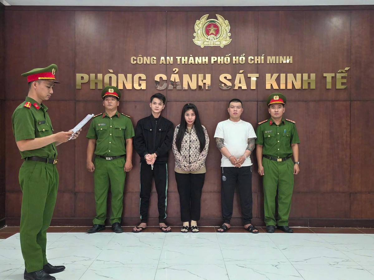 Các đối tượng tại cơ quan công an. Ảnh: CA.