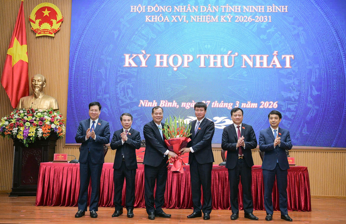 Ông Lê Quốc Chỉnh tiếp tục được tín nhiệm bầu giữ chức Chủ tịch HĐND tỉnh Ninh Bình. Ảnh: Trường Giang