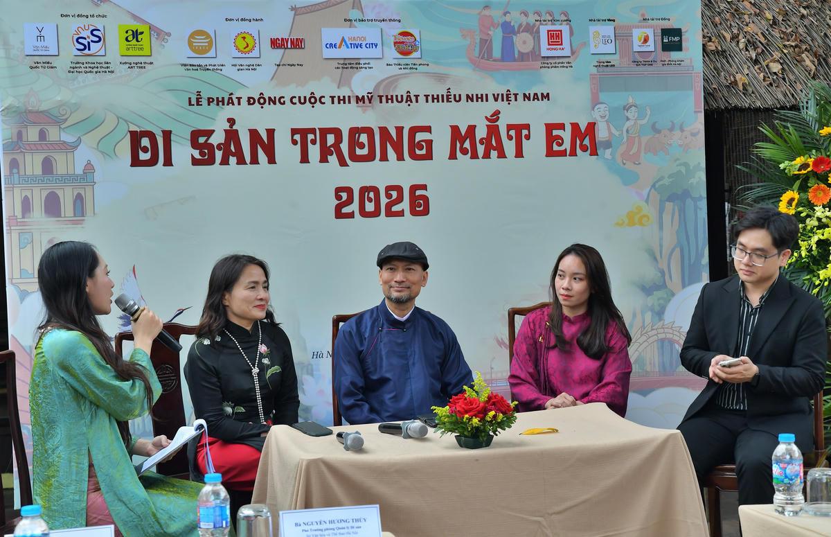 Các chuyên gia văn hoá trao đổi về di sản trong mắt trẻ thơ.