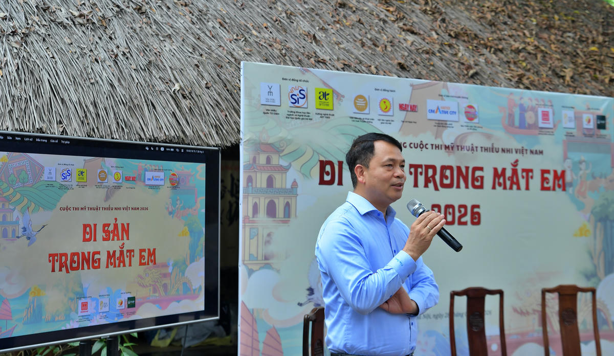 Ông Lê Xuân Kiêu, Giám đốc Trung tâm Hoạt động VHKH Văn Miếu - Quốc Tử Giám phát biểu tại lễ phát động cuộc thi “Di sản trong mắt em”.