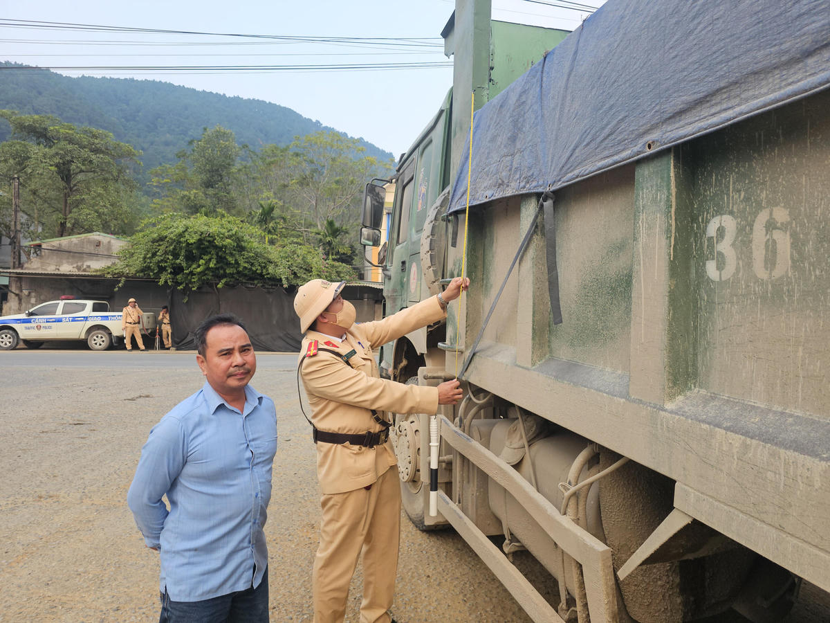 Đội CSGT số 1, Công an tỉnh Thanh Hóa tăng cường tuần tra trên tuyến QL 217 từ cuối tháng 12/2025 đến nay. Ảnh: Đình Minh