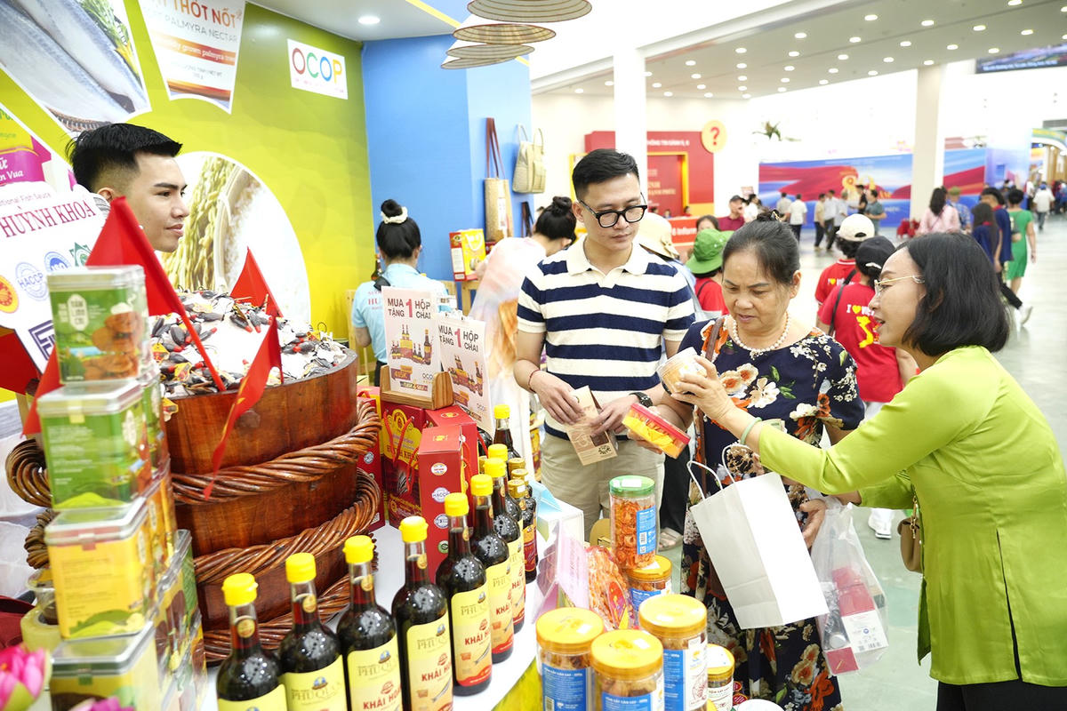 Sản phẩm OCOP ngày càng xuất hiện nhiều tại các hội chợ lớn.