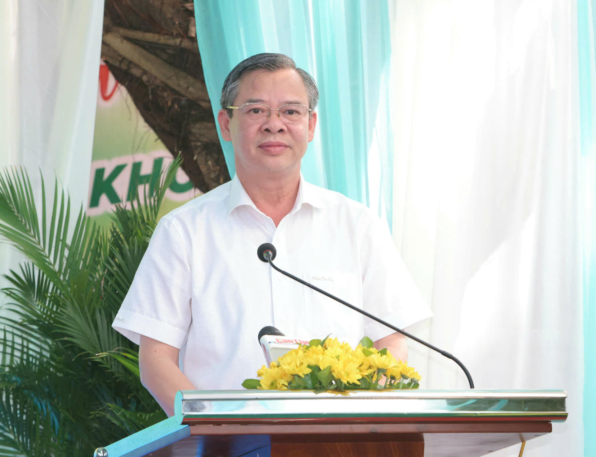 Ông Trương Cảnh Tuyên - Phó Bí thư Thành ủy, Chủ tịch UBND TP Cần Thơ phát biểu tại buổi lễ. Ảnh: Trung Phạm