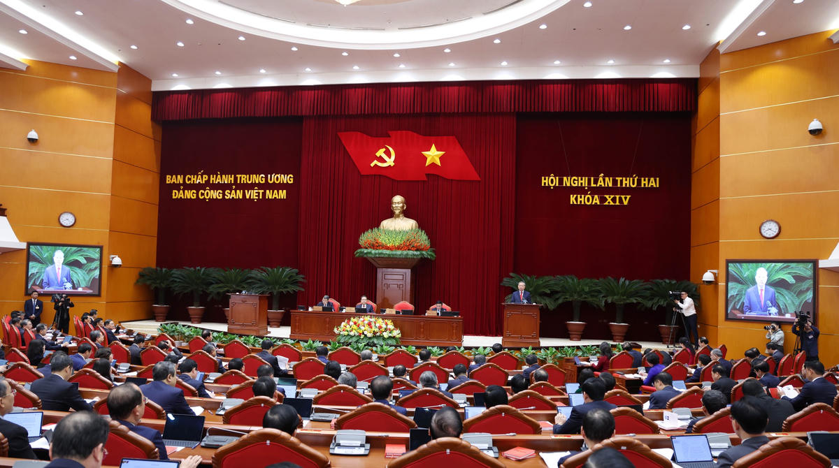 Hội nghị Trung ương 2 đã quyết định những vấn đề lớn, quan trọng.