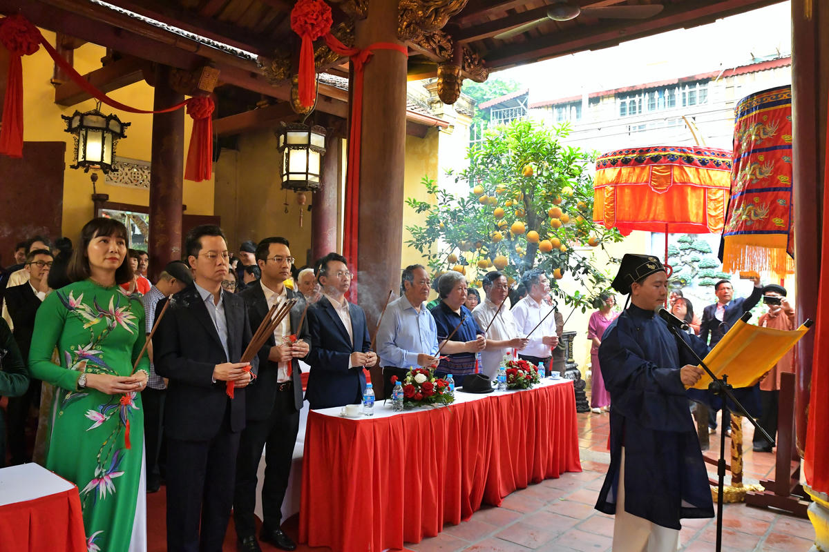 Nghi thức tuyên đọc trúc văn.