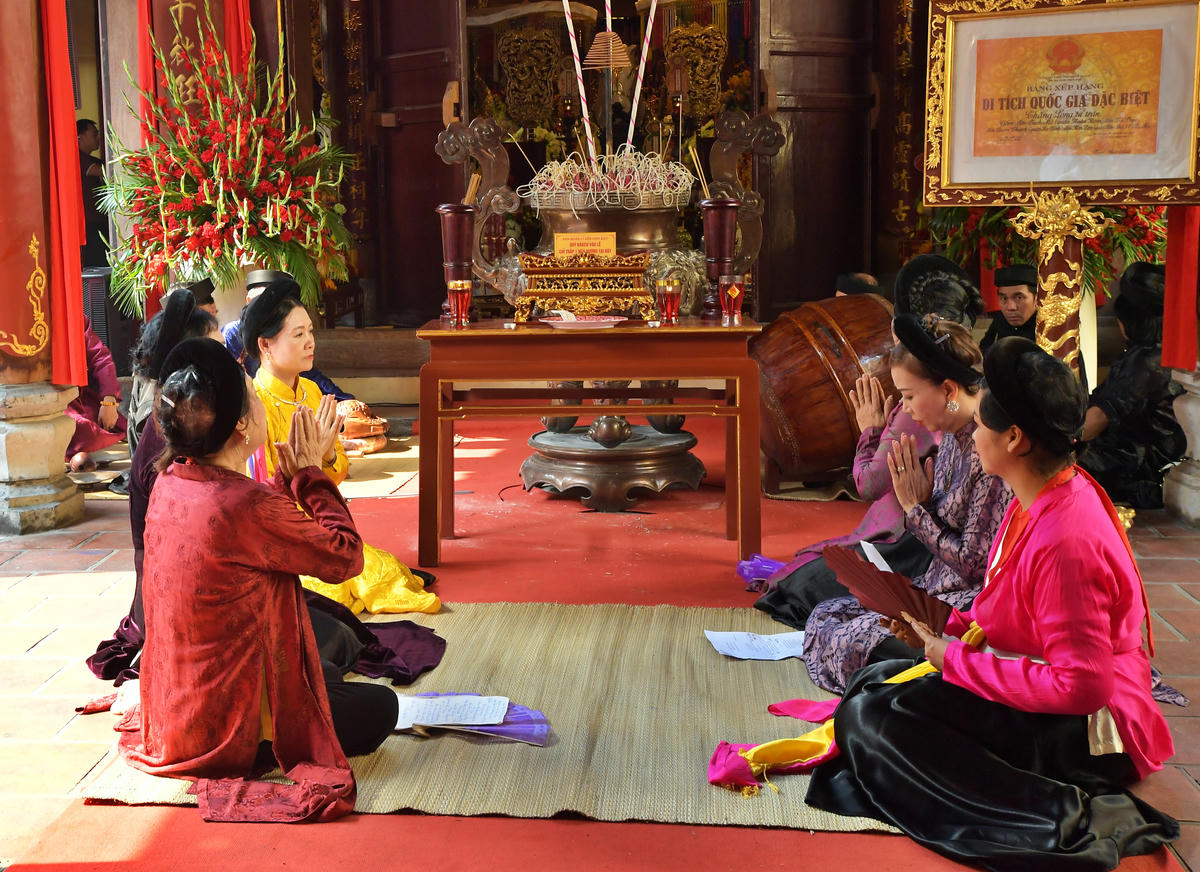 Những làn điệu và lời ca của nhiều loại hình nghệ thuật truyền thống được các nghệ sĩ thể hiện, cho thấy sự đa dạng văn hóa trong cội nguồn di sản của Thủ đô.