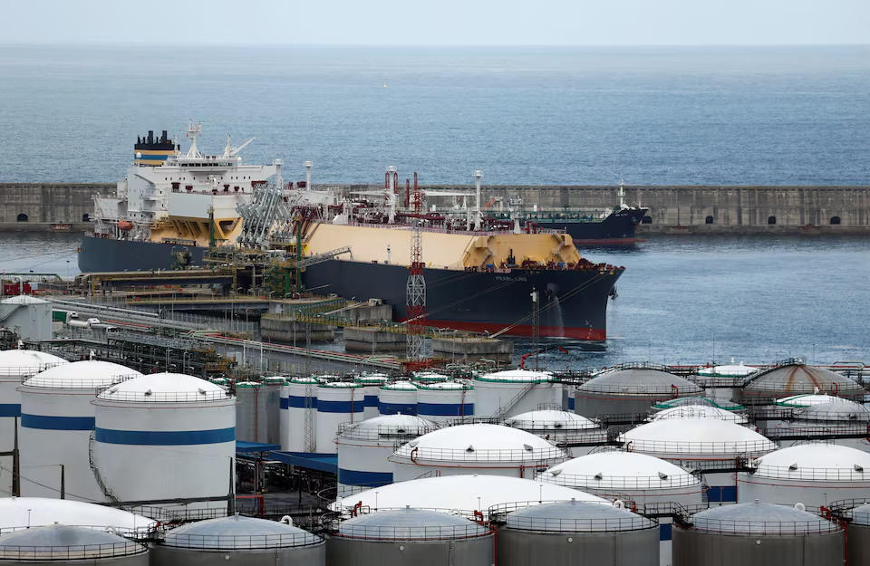 Tàu chở khí tự nhiên hóa lỏng Pearl LNG cập cảng Bilbao, Tây Ban Nha. Nguồn: Reuters.