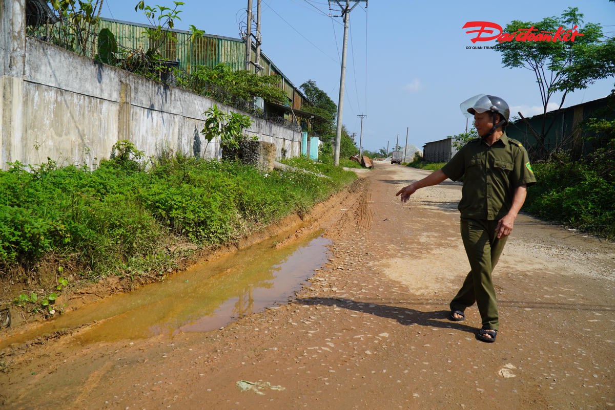 Hạ tầng xuống cấp, không được đầu tư đồng bộ, không chỉ ảnh hưởng người dân còn ảnh hưởng cả doanh nghiệp. Ảnh: HN.