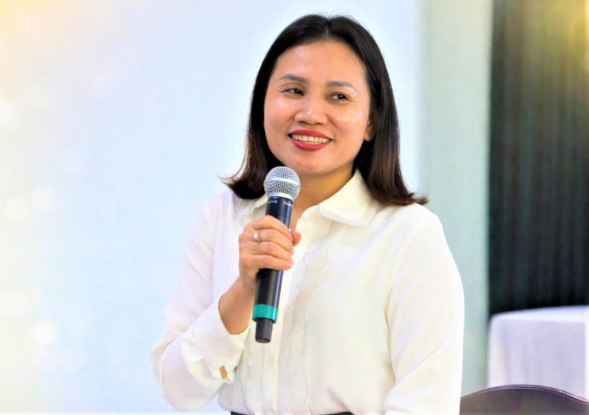 Bà Nguyễn Thị Thao, Chủ tịch Ủy ban MTTQ Việt Nam phường Hương Trà phát biểu tại hội nghị. Ảnh: Nguyễn Tín.