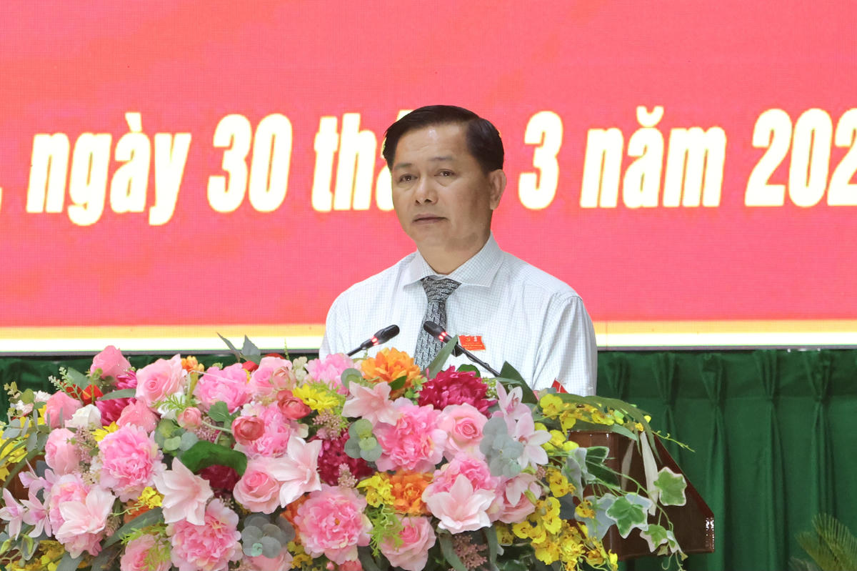Bí thư Tỉnh ủy Vĩnh Long Trần Văn Lâu phát biểu tại kỳ họp. Ảnh Phạm Ngọc