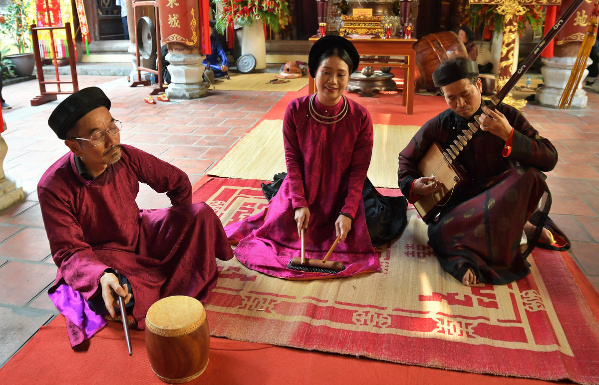 Tiết mục “Đào hồng đào tuyết".