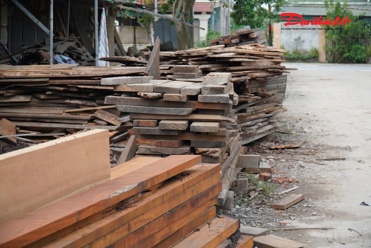 Theo ông Lý, tỉnh Hà Tĩnh cần sớm có phương án di dời, quy hoạch địa điểm phù hợp để các doanh nghiệp ổn định sản xuất, đồng thời hỗ trợ đền bù tài sản trên đất và chi phí thuê đất cho các doanh nghiệp tại CCN.