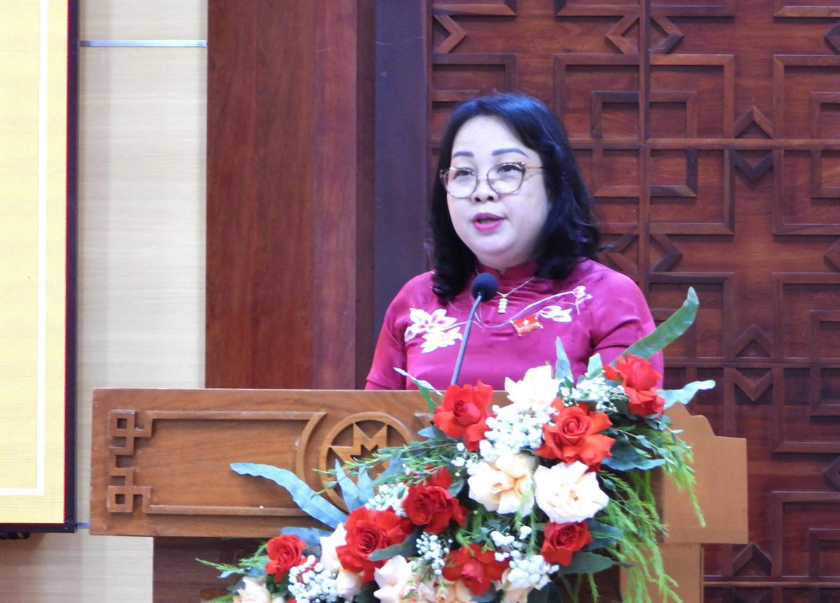 Đồng chí, Cao Thị Hòa An – Ủy viên Trung ương Đảng, Phó Bí thư Thường trực Tỉnh ủy, Chủ tịch HĐND tỉnh phát biểu nhận nhiệm vụ. Ảnh: BT.