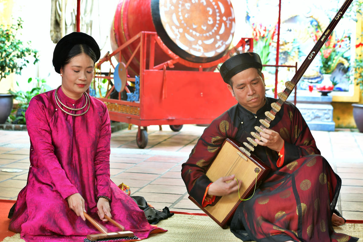 Những nhịp phách, tiếng đàn... đã đem đến cho du khách một trải nghiệm văn hoá đậm đà bản sắc giữa lòng Thủ đô.