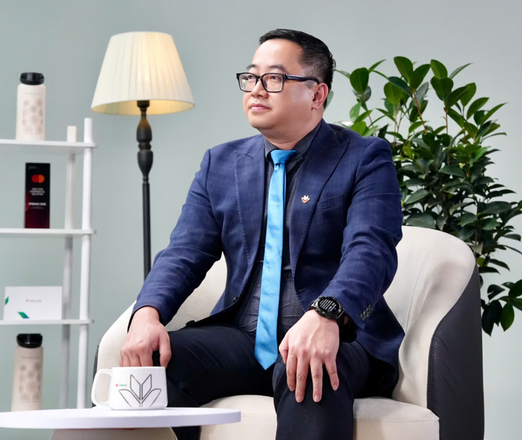 Ông Hoàng Trung Hiếu - Giám đốc Trung tâm Chiến lược kinh doanh và Phát triển sản phẩm,
VPBank SME chia sẻ giải pháp chuyên biệt dành cho doanh nghiệp ngành nhựa.