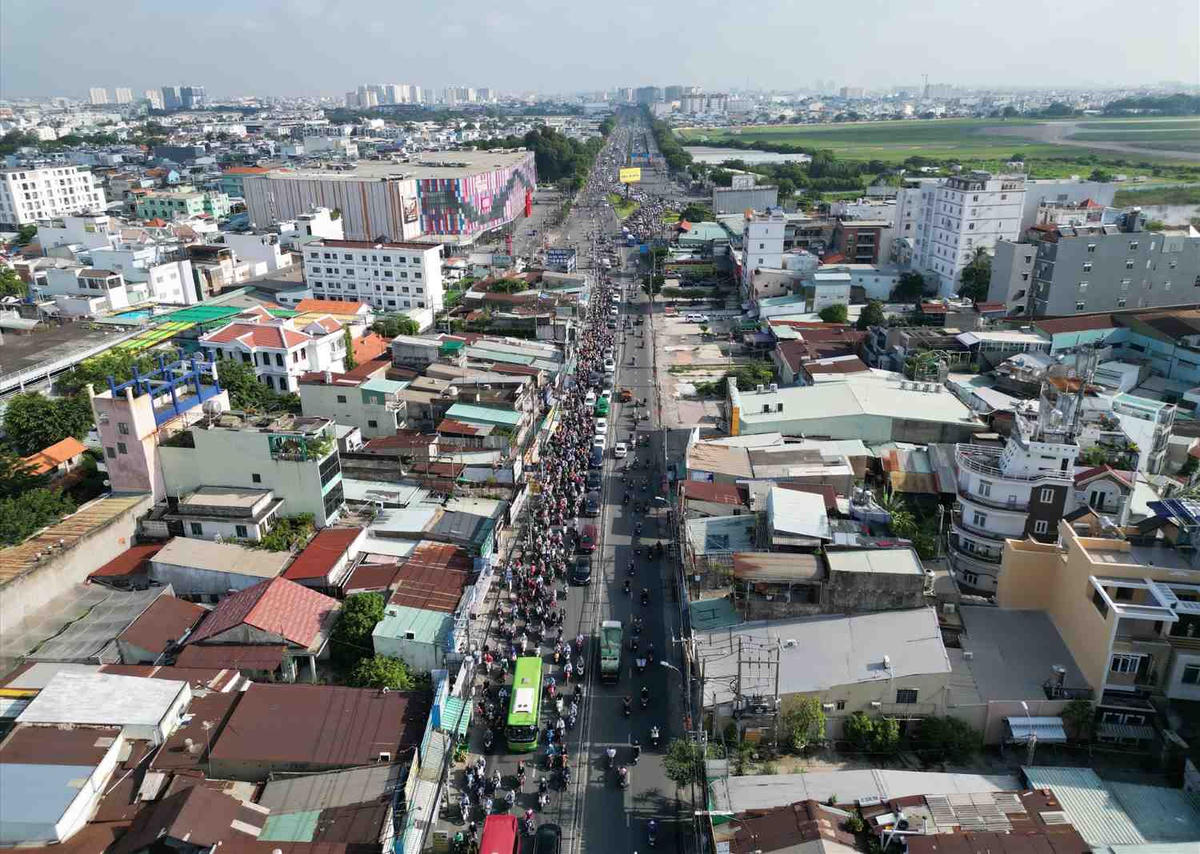Khu vực đường Trường Chinh giao Phạm Văn Bạch sắp thi công nhà ga S10. Ảnh: M.Q.