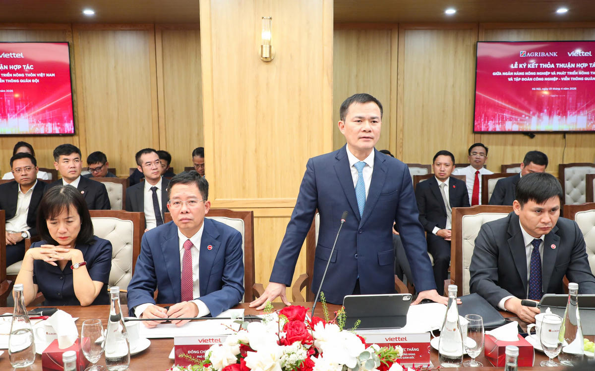 Ông Tào Đức Thắng - Ủy viên Trung ương Đảng, Chủ tịch kiêm Tổng Giám đốc Tập đoàn Viettel phát biểu tại Lễ ký kết.